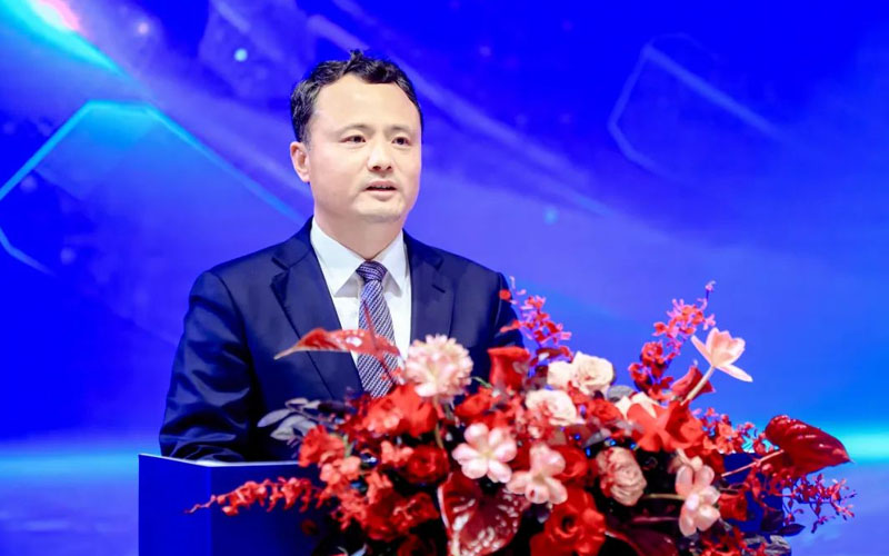 Wang_Wei,_Member_of_the_Party_Working_Committee_and_Deputy_Director_of_the_Management_Committee_of_Jiangbei_New_District,_delivered_a_speech..jpg Wang_Wei,_Member_of_the_Party_Working_Committee_and_Deputy_Director_of_the_Management_Committee_of_Jiangbei_New_District,_delivered_a_speech..jpg